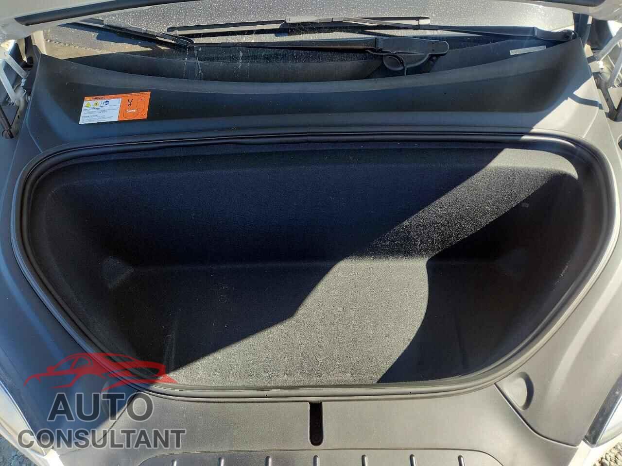 TESLA MODEL X 2017 - 5YJXCBE2XHF076169