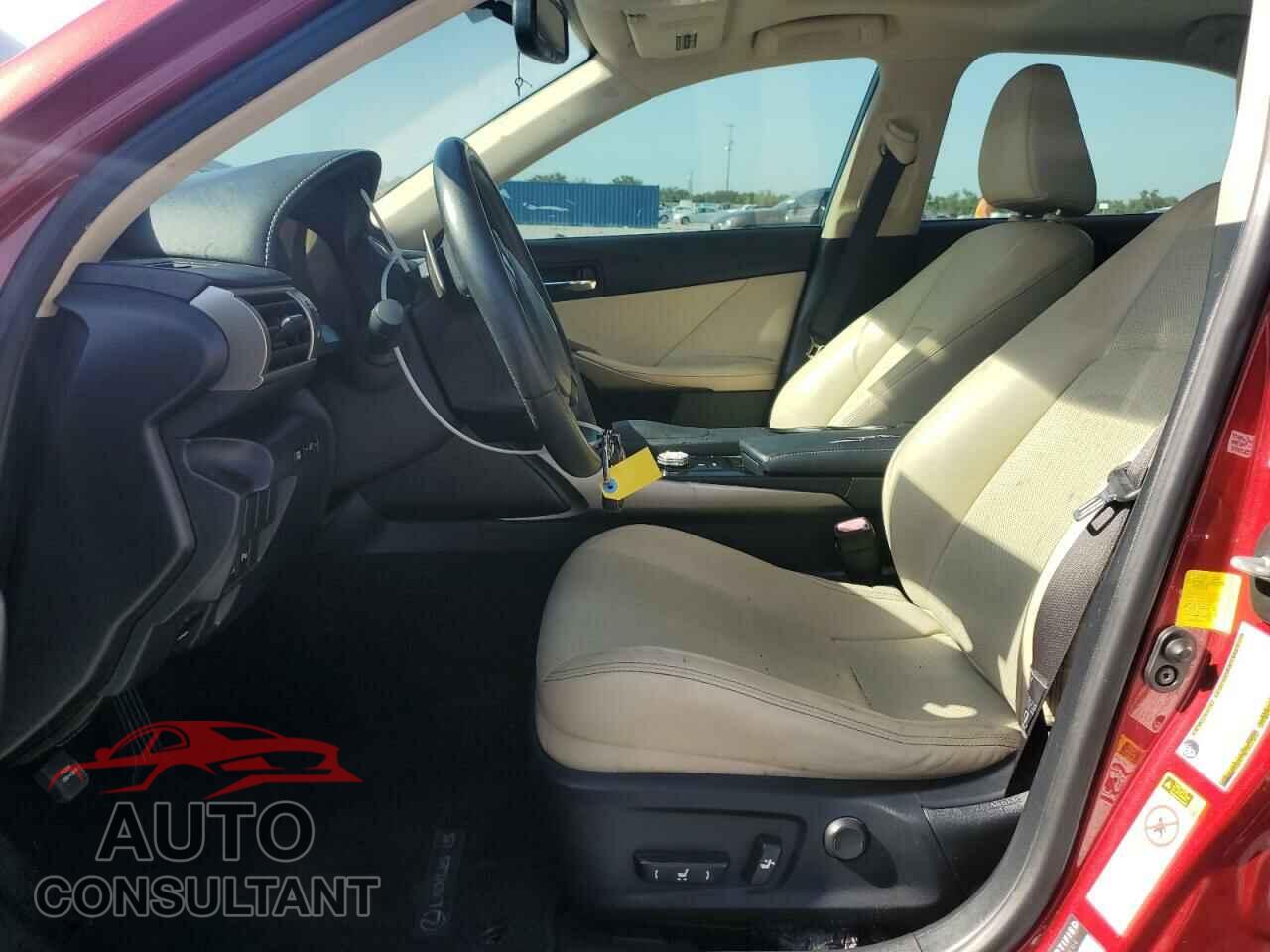 LEXUS IS 2014 - JTHBF1D21E5000493