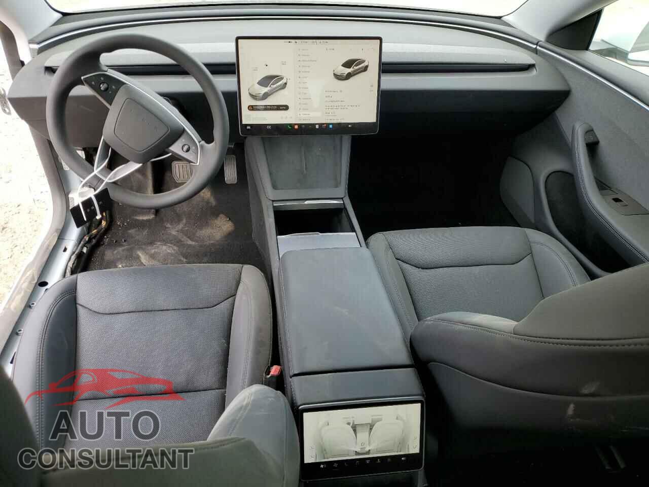 TESLA MODEL 3 2024 - 5YJ3E1EA5RF726375