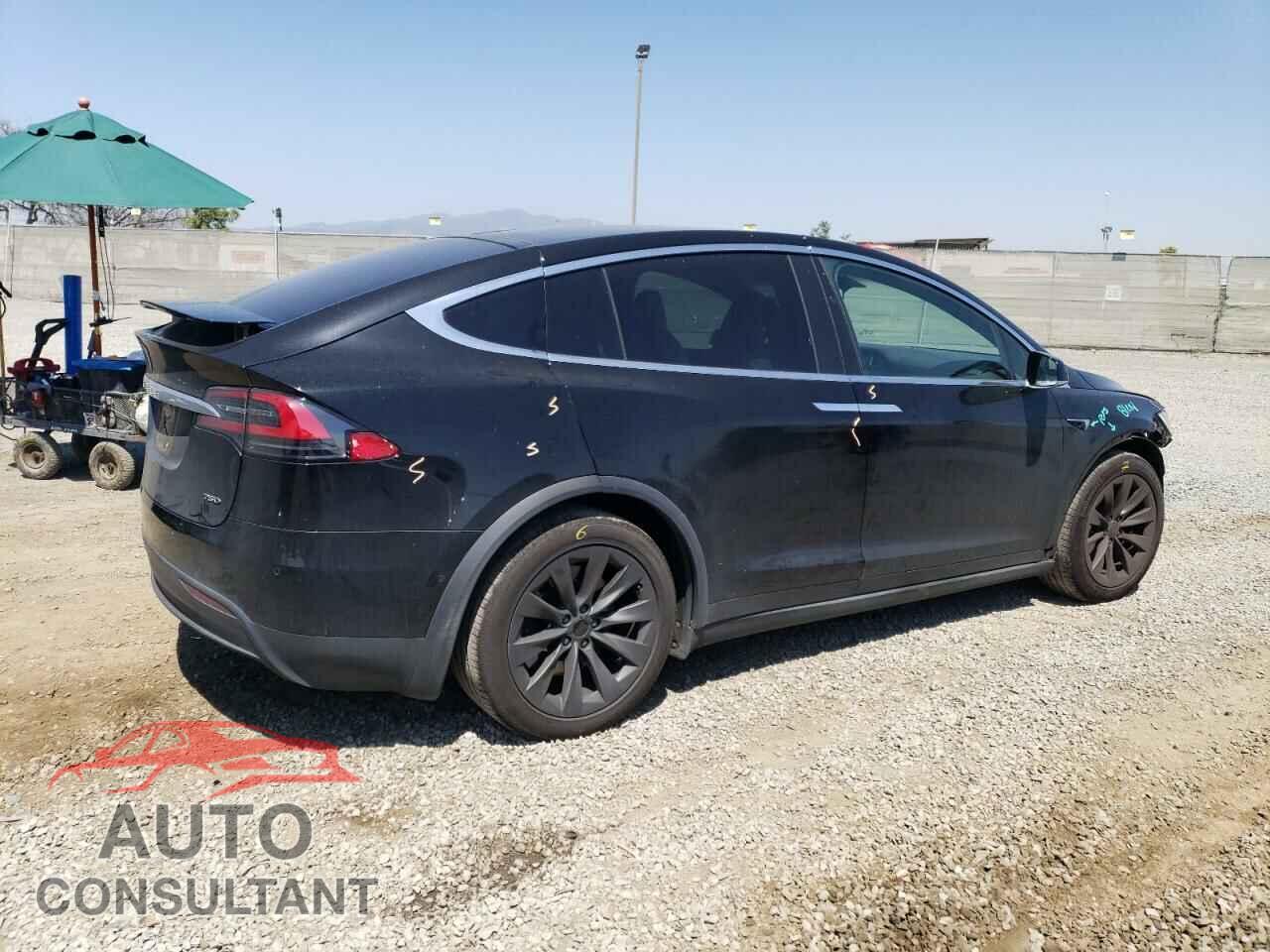 TESLA MODEL X 2018 - 5YJXCAE22JF142245