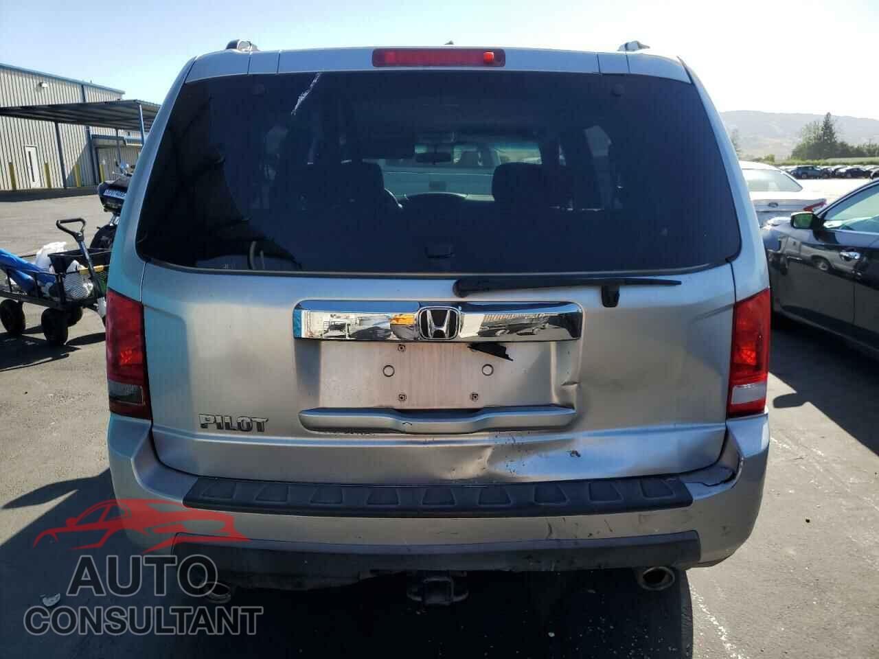 HONDA PILOT 2011 - 5FNYF3H48BB022293
