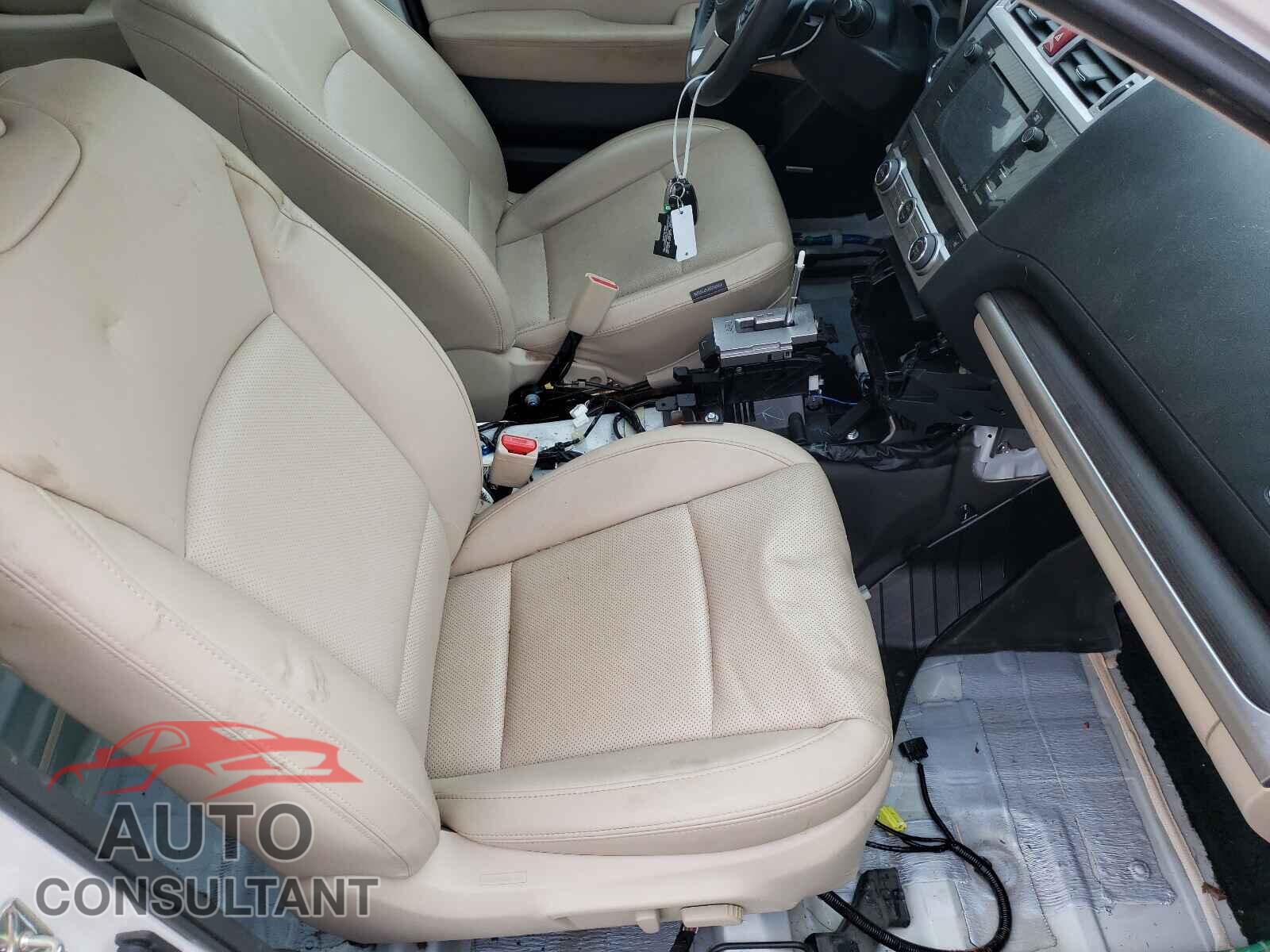 SUBARU LEGACY 2017 - 4S3BNAN62H3008799