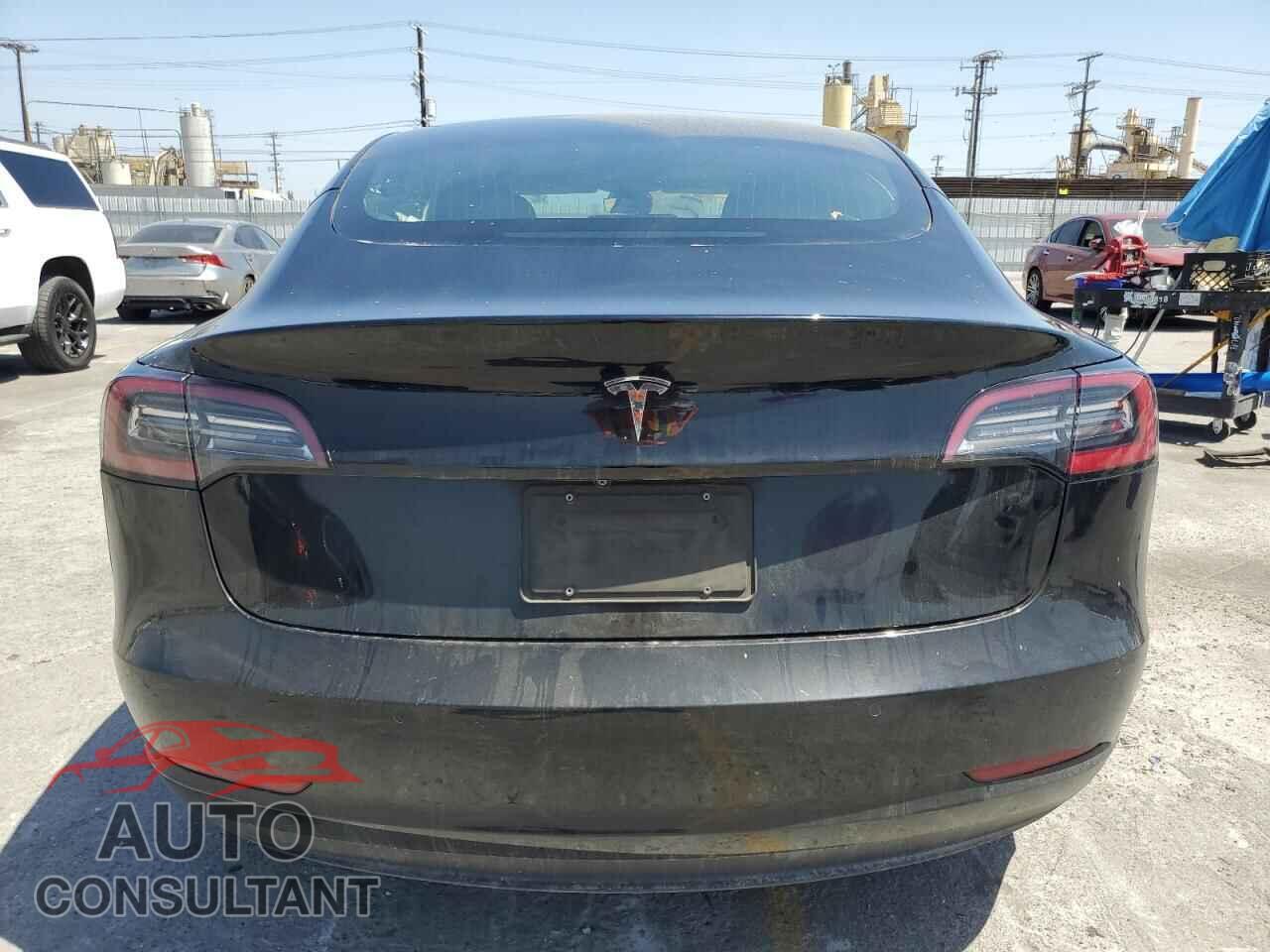 TESLA MODEL 3 2019 - 5YJ3E1EA8KF300377