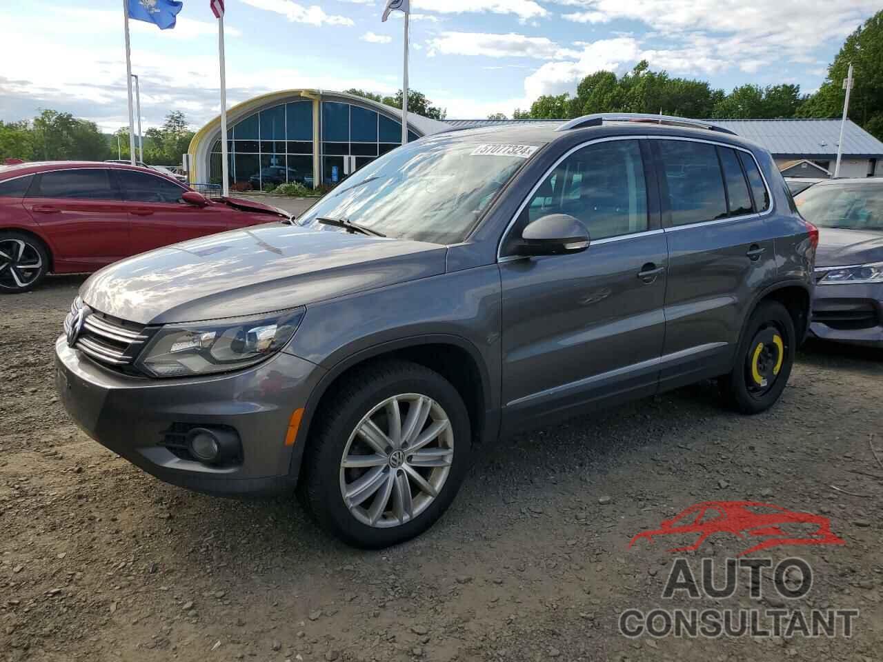 VOLKSWAGEN TIGUAN 2016 - WVGBV7AX0GW511211