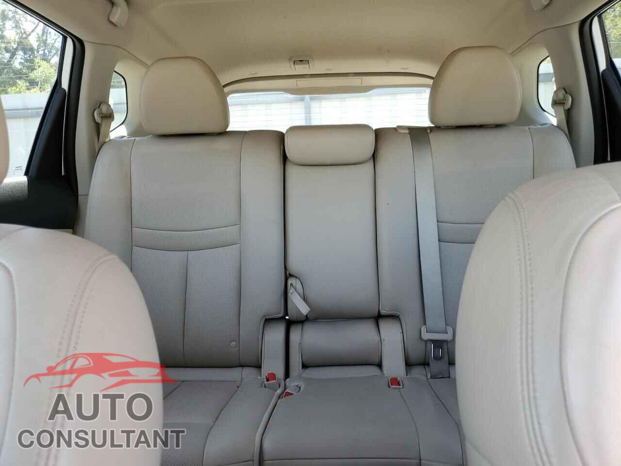 NISSAN ROGUE 2015 - 5N1AT2MT2FC779397