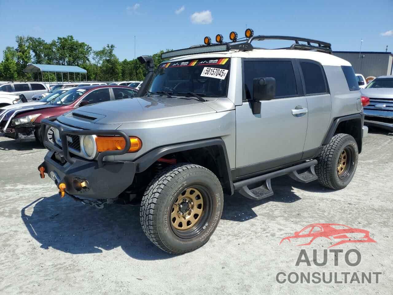 TOYOTA FJ CRUISER 2009 - JTEBU11F89K068761