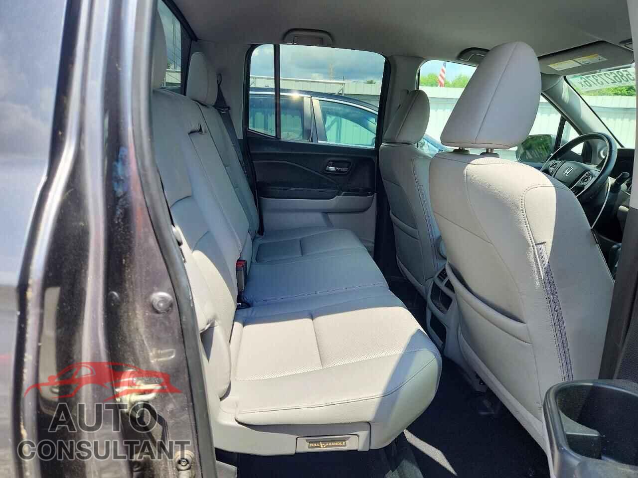 HONDA RIDGELINE 2017 - 5FPYK3F61HB021163