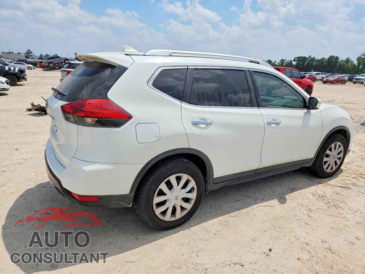 NISSAN ROGUE 2017 - KNMAT2MT0HP513246