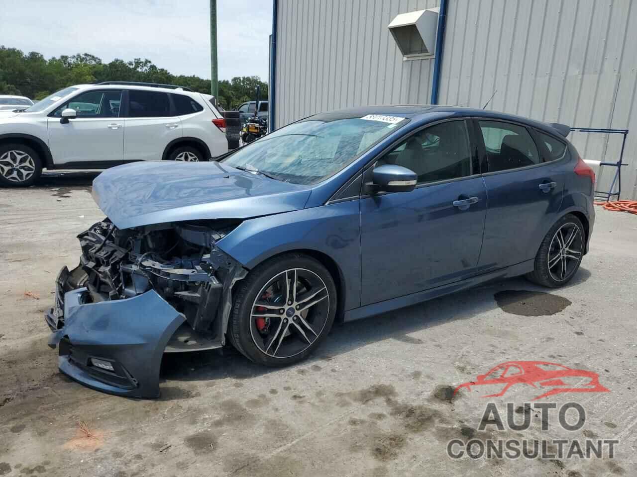 FORD FOCUS 2018 - 1FADP3L90JL213349