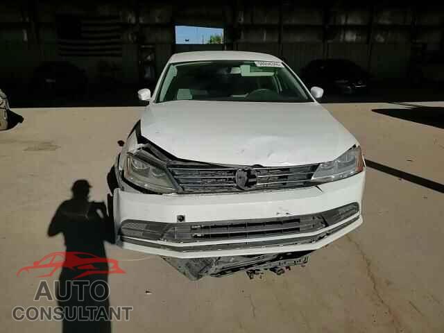 VOLKSWAGEN JETTA 2017 - 3VW2B7AJ5HM321346