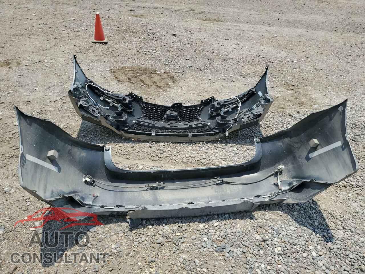 LEXUS IS 2018 - JTHBA1D23J5079433