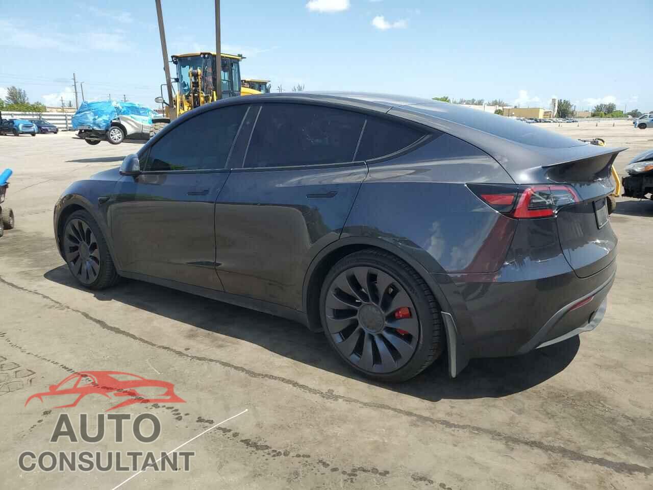 TESLA MODEL Y 2024 - 7SAYGDEF5RF058755