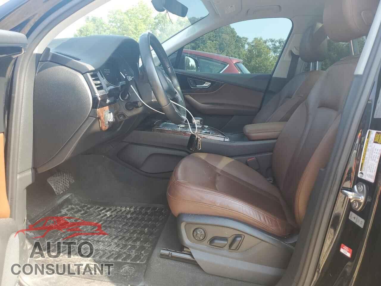 AUDI Q7 2018 - WA1LAAF70JD014652