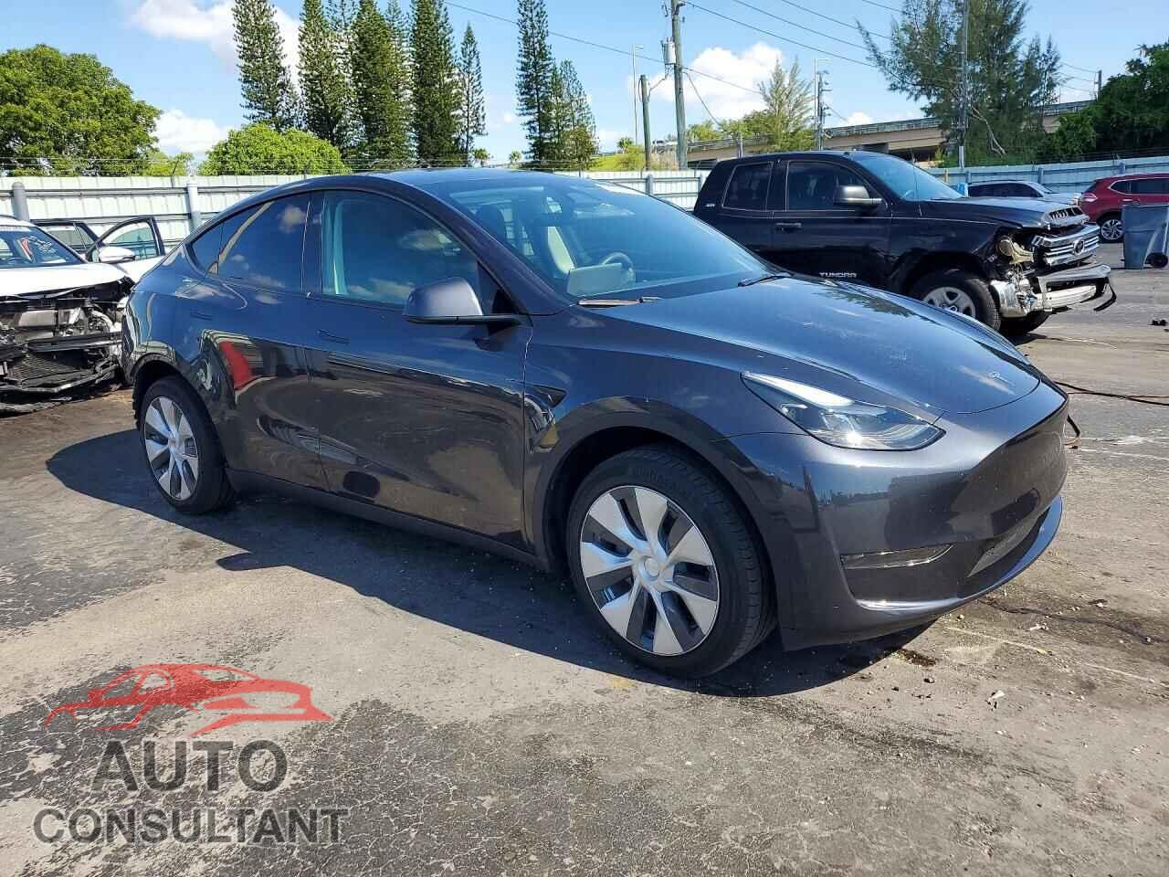 TESLA MODEL Y 2024 - 7SAYGDED6RF055006
