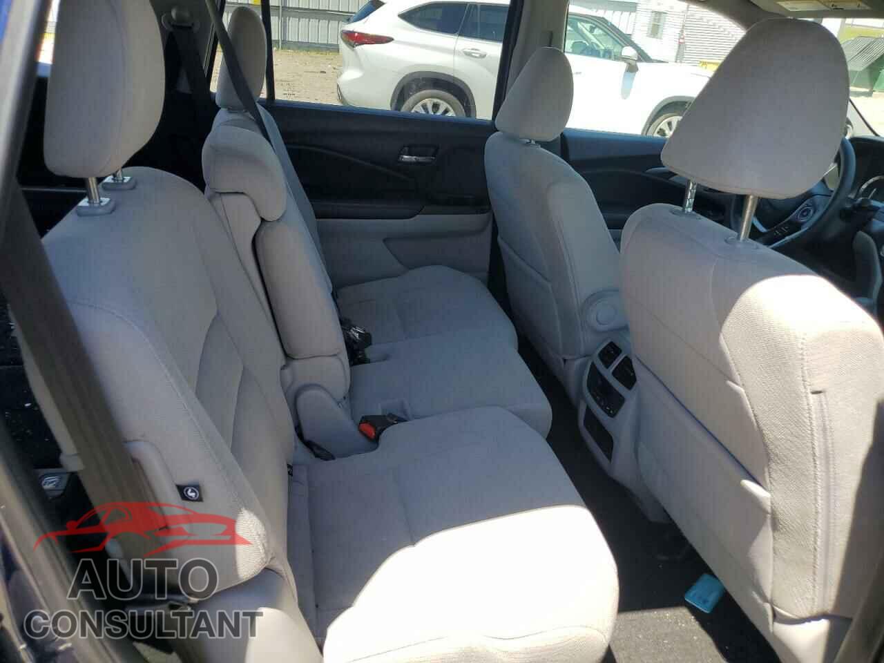 HONDA PILOT 2017 - 5FNYF5H32HB027100