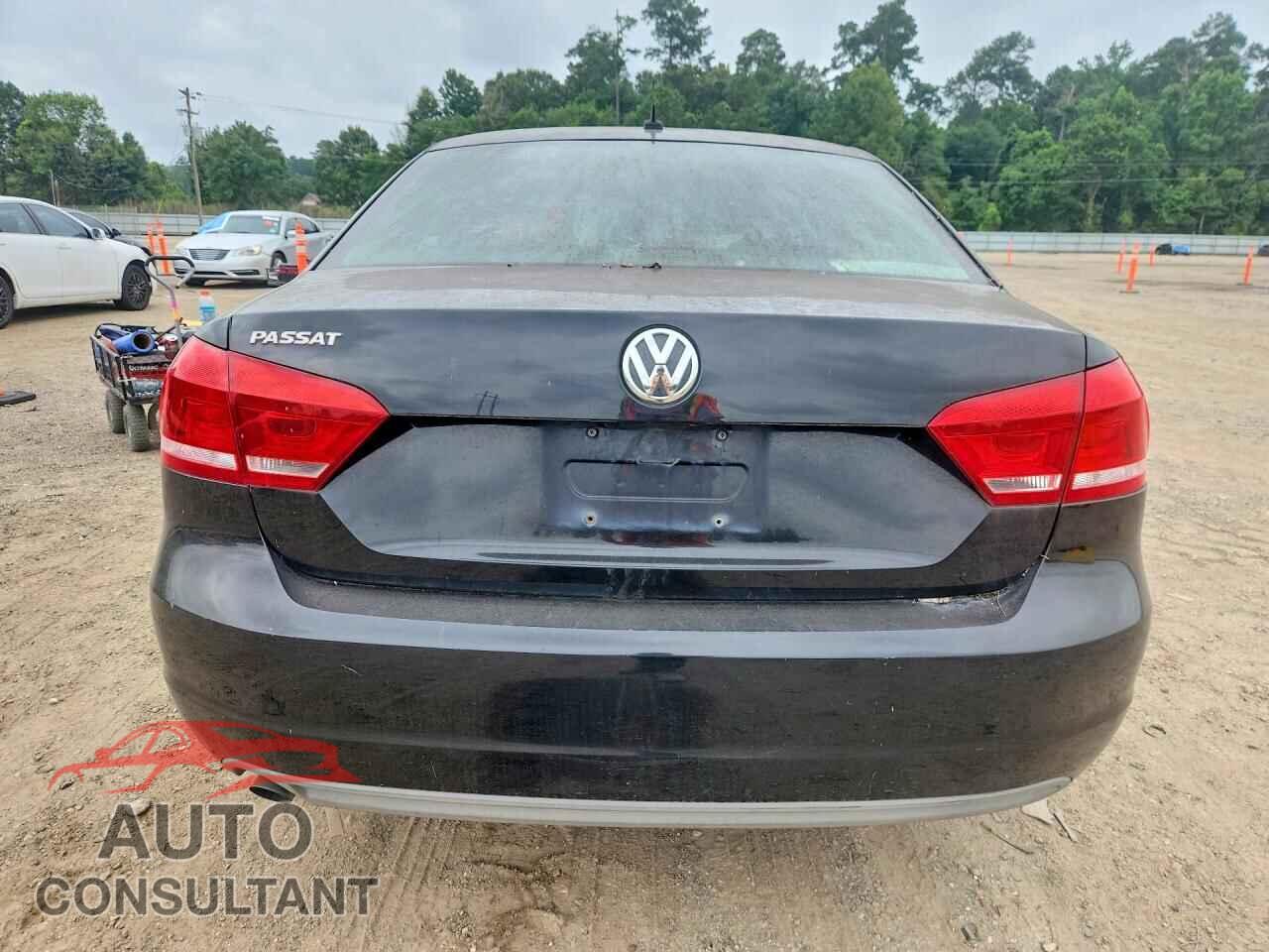 VOLKSWAGEN PASSAT 2012 - 1VWAH7A33CC033508