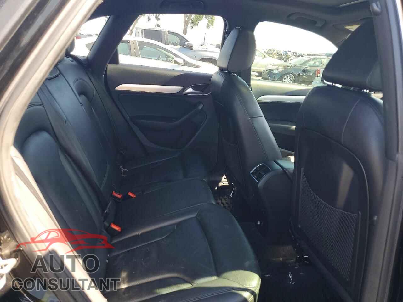 AUDI Q3 2017 - WA1HCCFS8HR013830