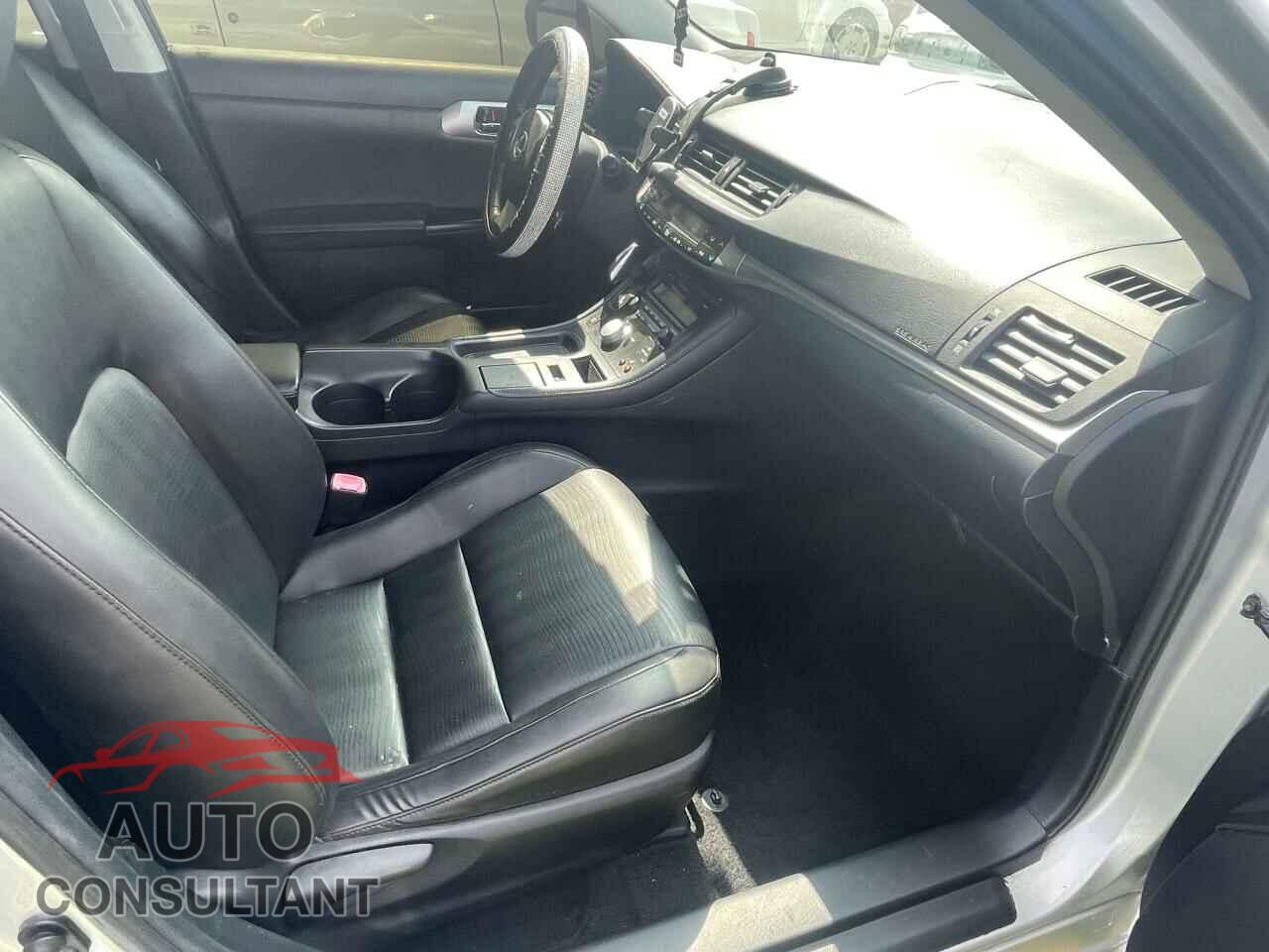 LEXUS CT 200 2011 - JTHKD5BH5B2015337