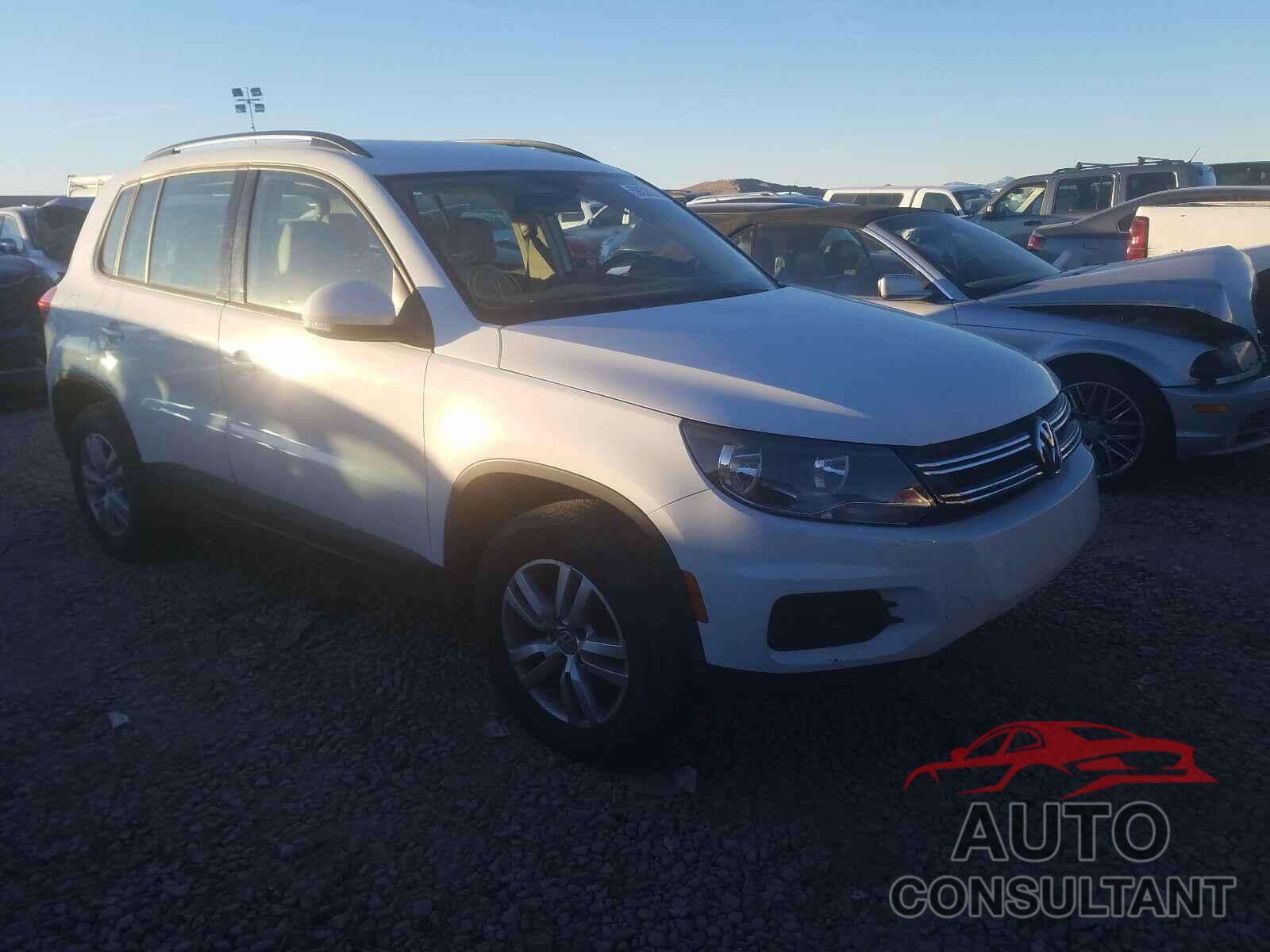 VOLKSWAGEN TIGUAN 2016 - WVGAV7AX0GW601700