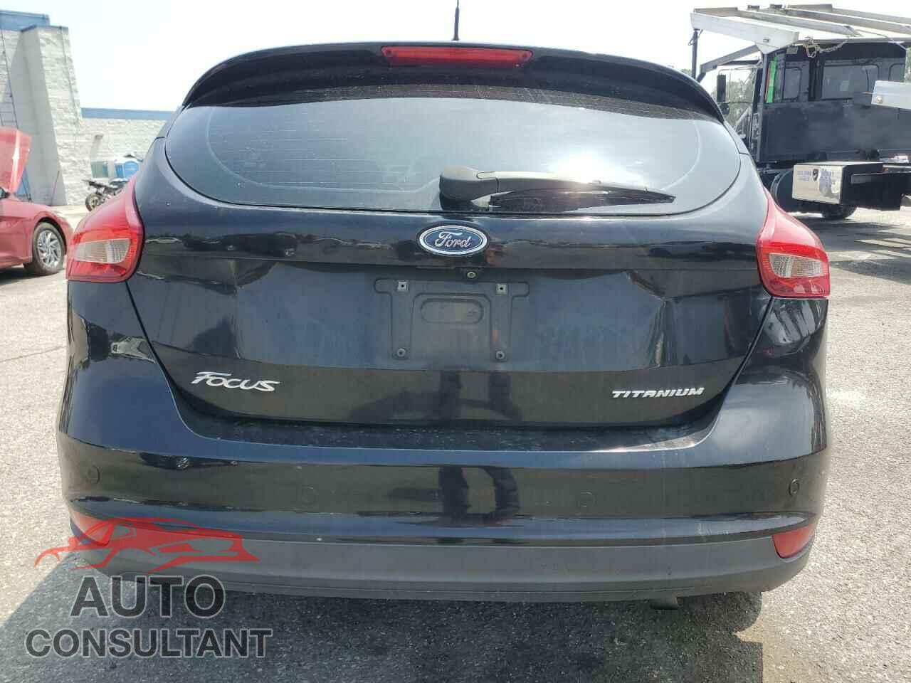 FORD FOCUS 2018 - 1FADP3N28JL250097