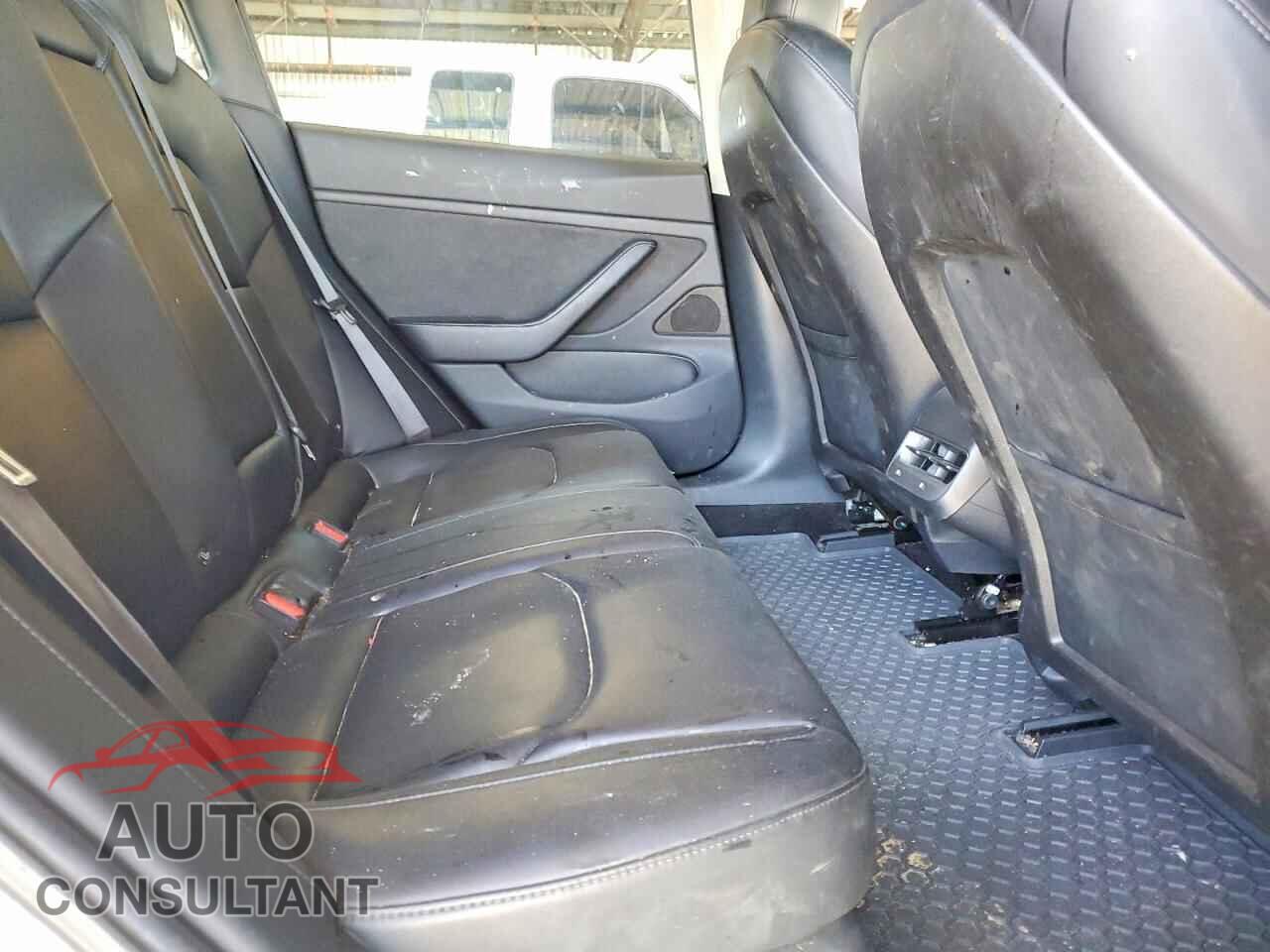 TESLA MODEL 3 2018 - 5YJ3E1EA6JF010623