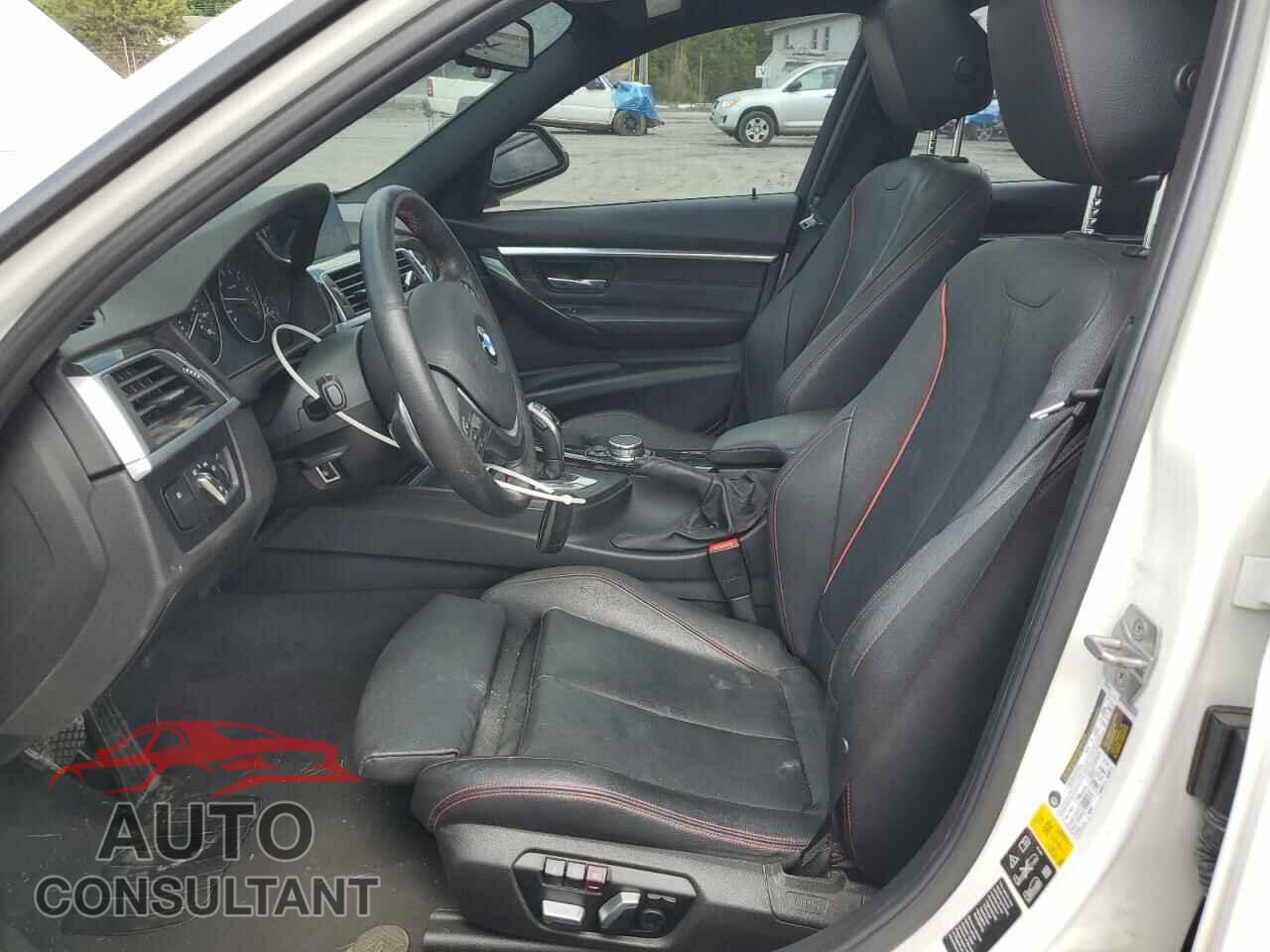 BMW 3 SERIES 2016 - WBA8E3G54GNT26319