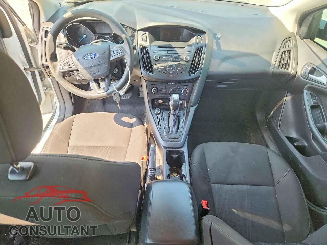 FORD FOCUS 2015 - 1FADP3F27FL205738
