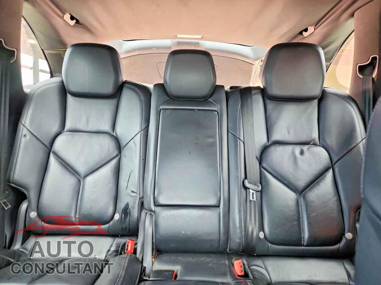 PORSCHE CAYENNE 2012 - WP1AA2A2XCLA08590