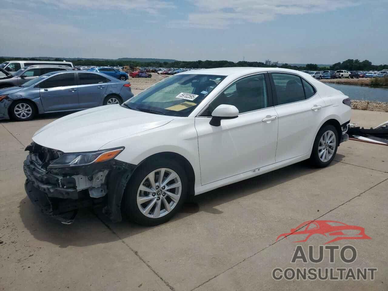 TOYOTA CAMRY 2022 - 4T1C11AK2NU621154