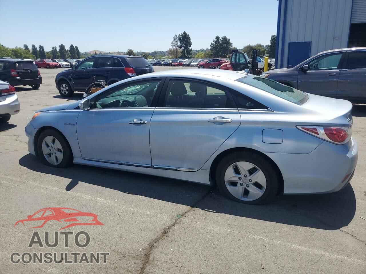 HYUNDAI SONATA 2011 - KMHEC4A40BA004032