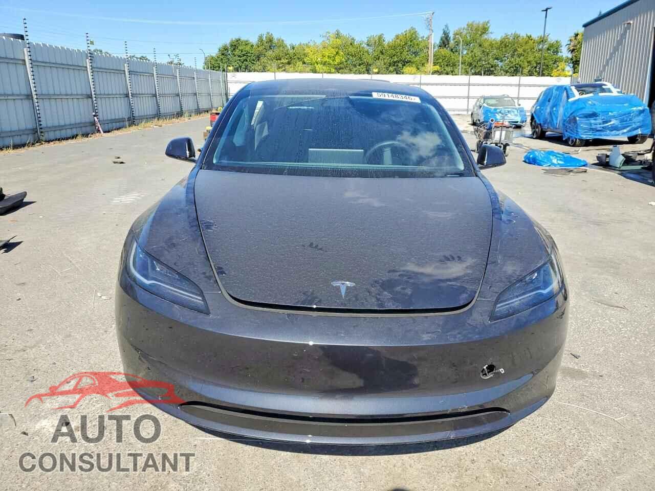 TESLA MODEL 3 2025 - 5YJ3E1EA1SF052618