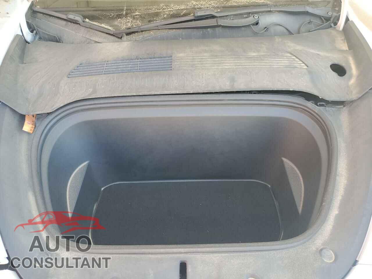 TESLA MODEL Y 2021 - 5YJYGDEE1MF077834