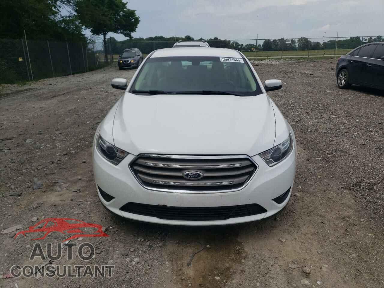 FORD TAURUS 2016 - 1FAHP2E82GG100052