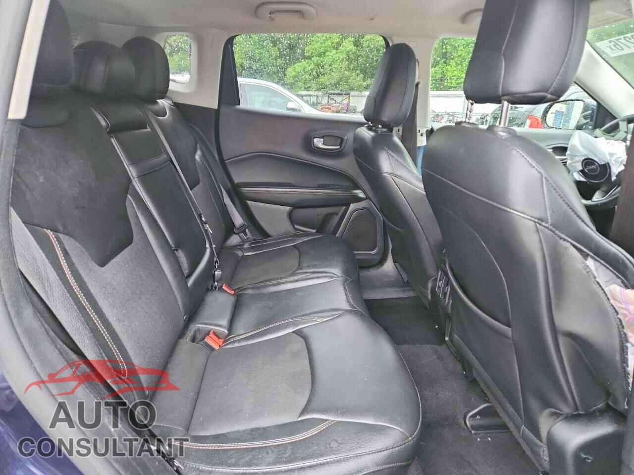 JEEP COMPASS 2018 - 3C4NJDBB6JT283646