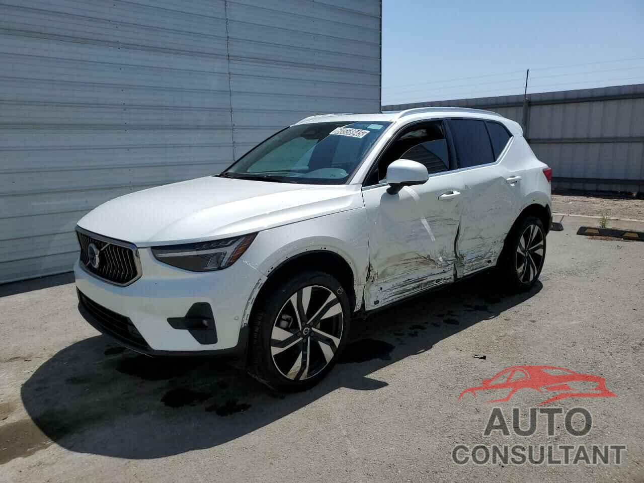 VOLVO XC40 PLUS 2025 - YV4L12UE8S2505753