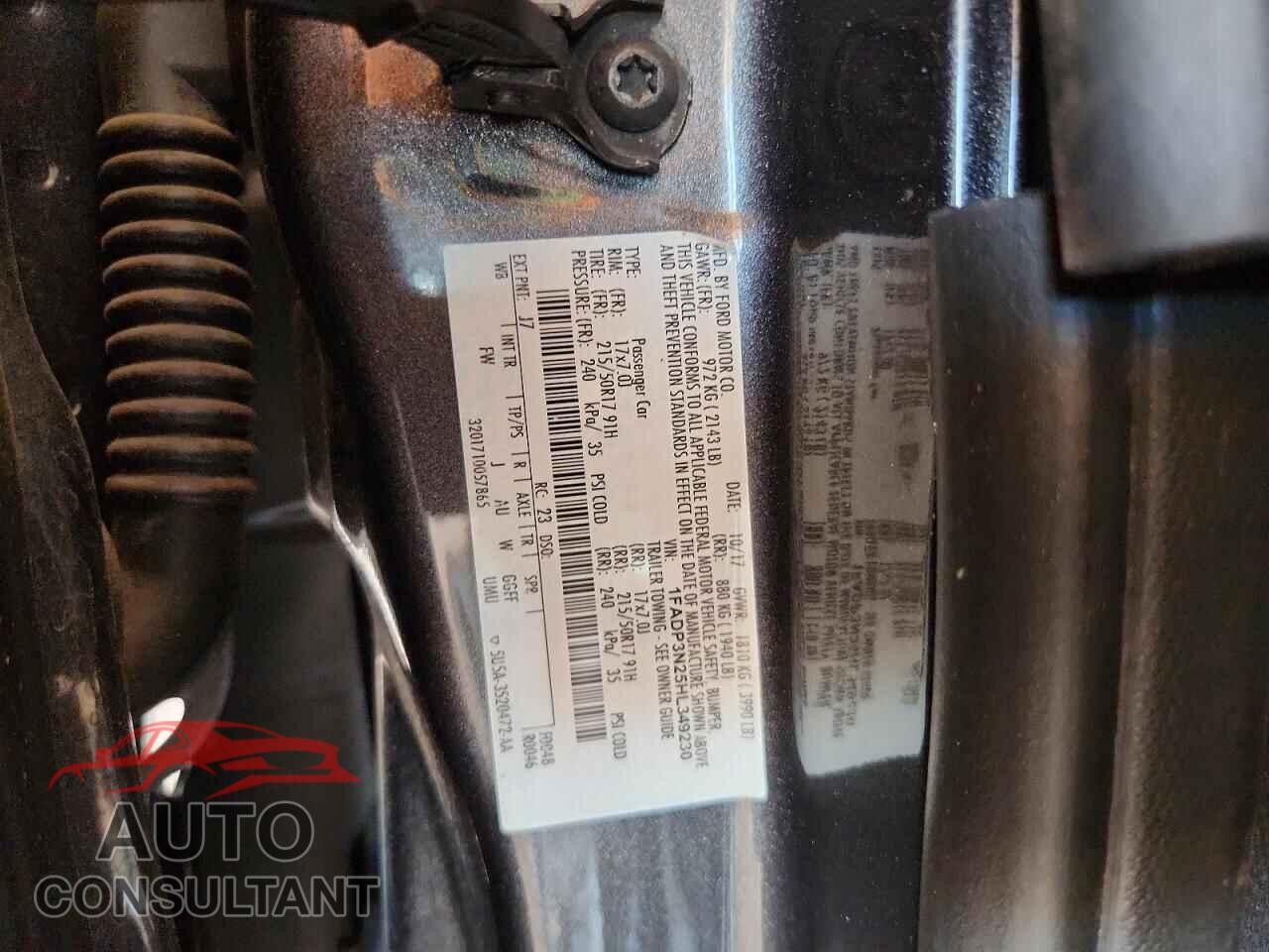 FORD FOCUS 2017 - 1FADP3N25HL349230