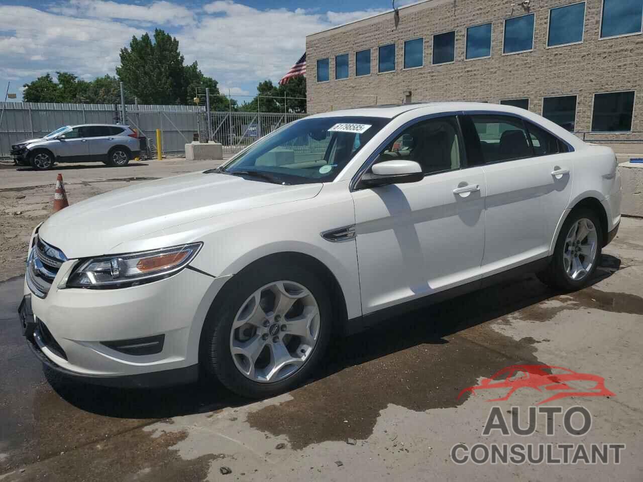 FORD TAURUS 2011 - 1FAHP2HW8BG104559