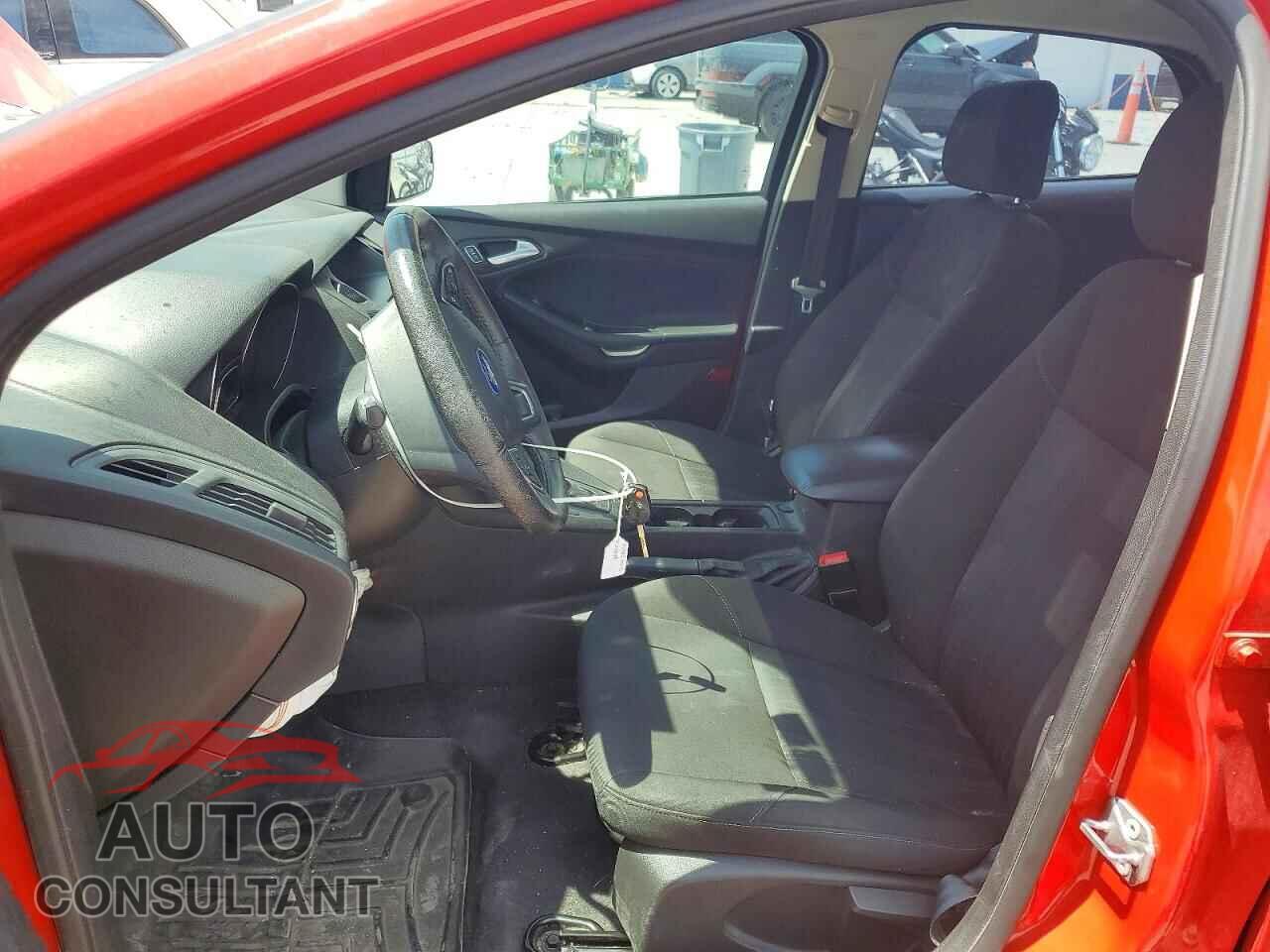 FORD FOCUS 2015 - 1FADP3F22FL281139