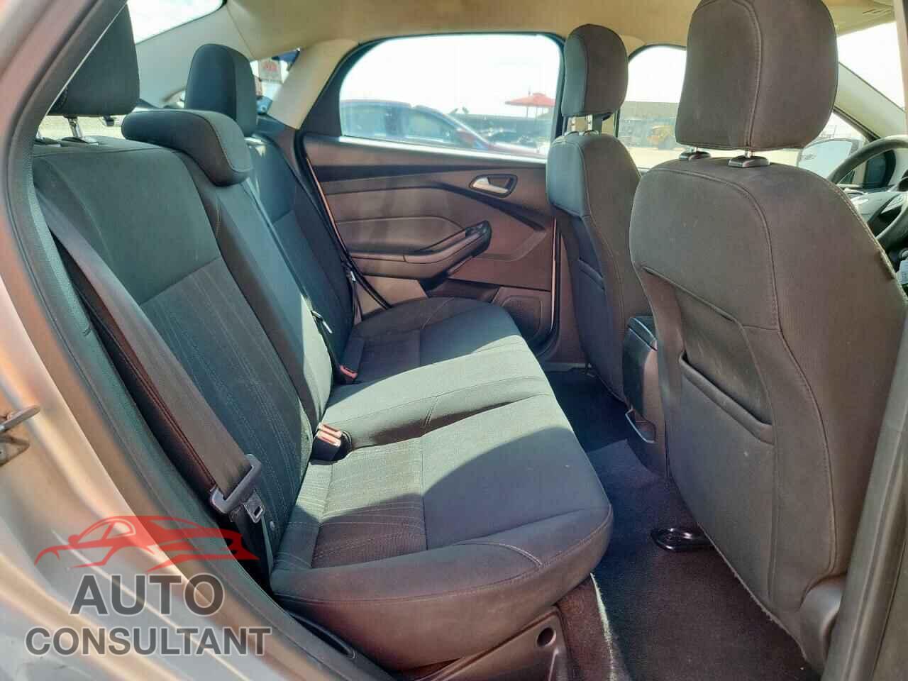 FORD FOCUS 2016 - 1FADP3F26GL305802