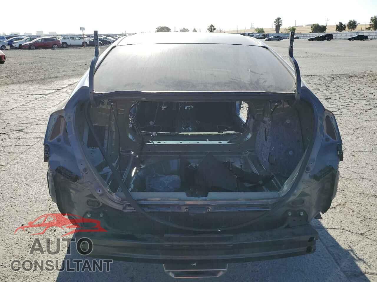 HONDA CIVIC 2019 - 2HGFC2F85KH584048