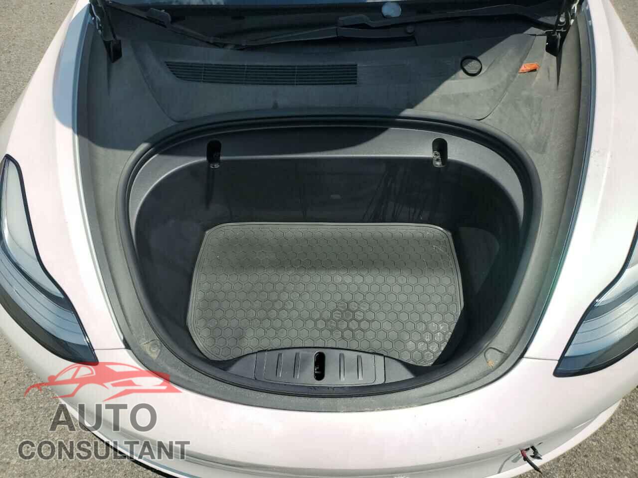 TESLA MODEL 3 2020 - 5YJ3E1EB8LF628389