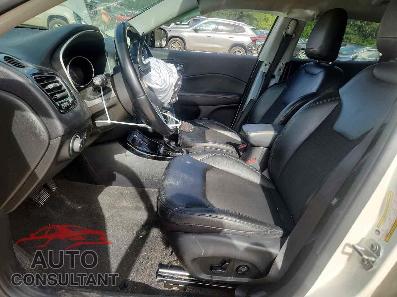 JEEP COMPASS 2020 - 3C4NJDBB2LT240148