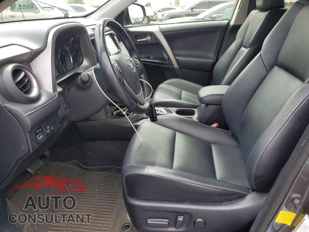 TOYOTA RAV4 2017 - JTMDJREV2HD080719