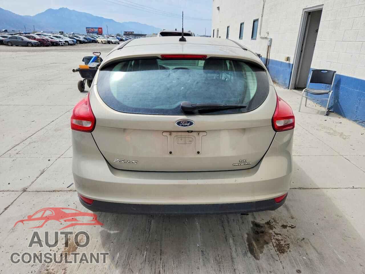 FORD FOCUS 2015 - 1FADP3K21FL283129