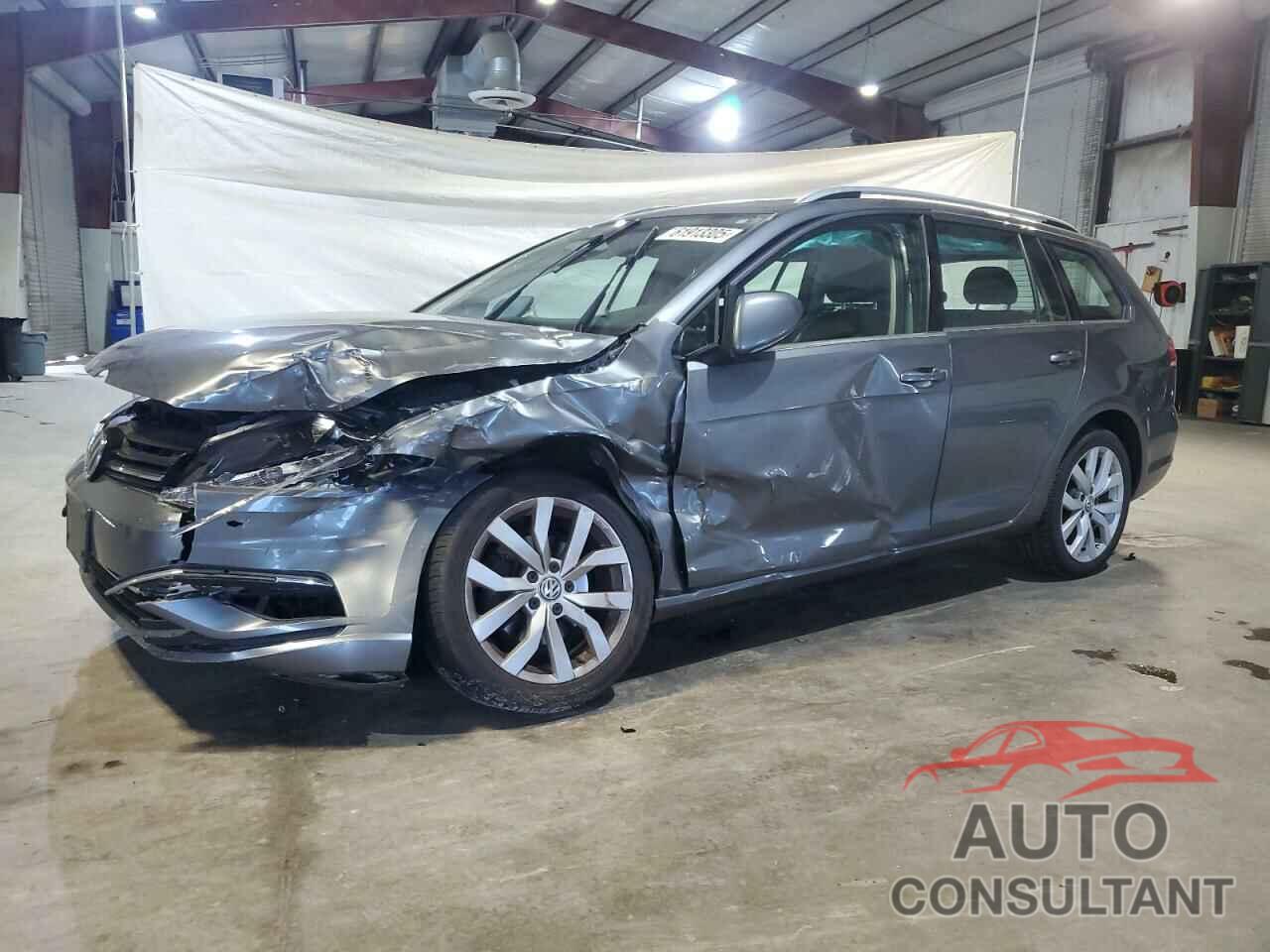 VOLKSWAGEN GOLF 2018 - 3VWL17AU5JM761543