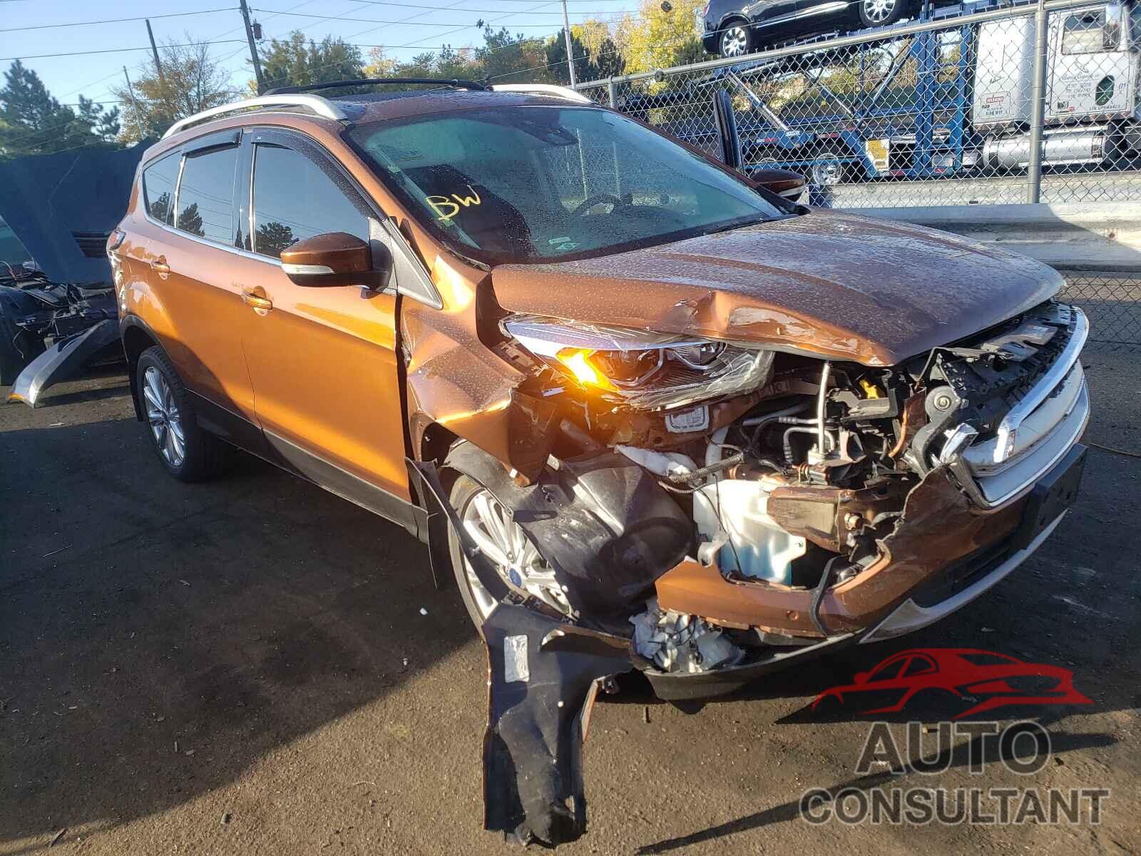 FORD ESCAPE 2017 - 1FMCU9J96HUC95480