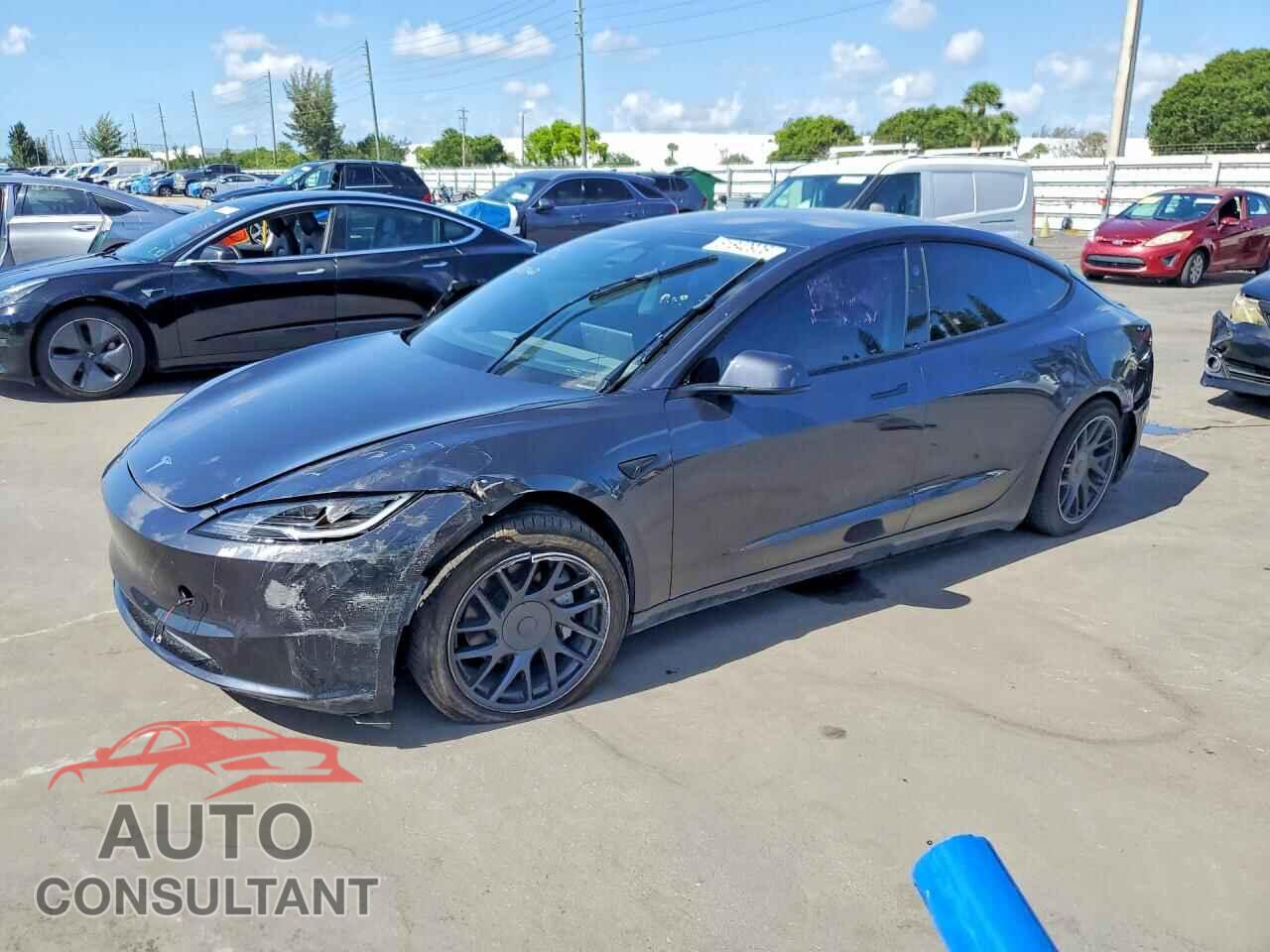 TESLA MODEL 3 2025 - 5YJ3E1EA9SF904262