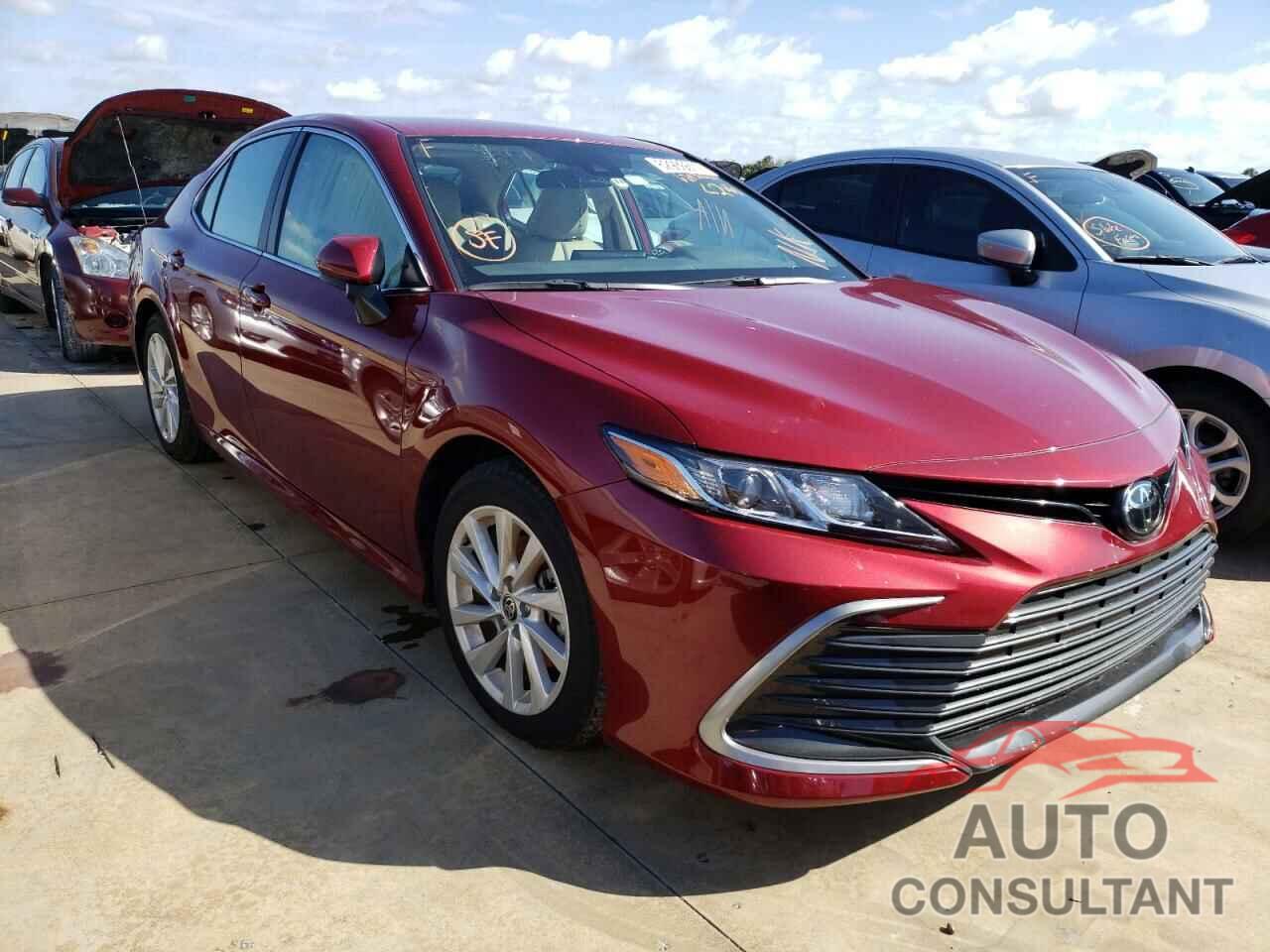 TOYOTA CAMRY 2022 - 4T1C11AK7NU631775