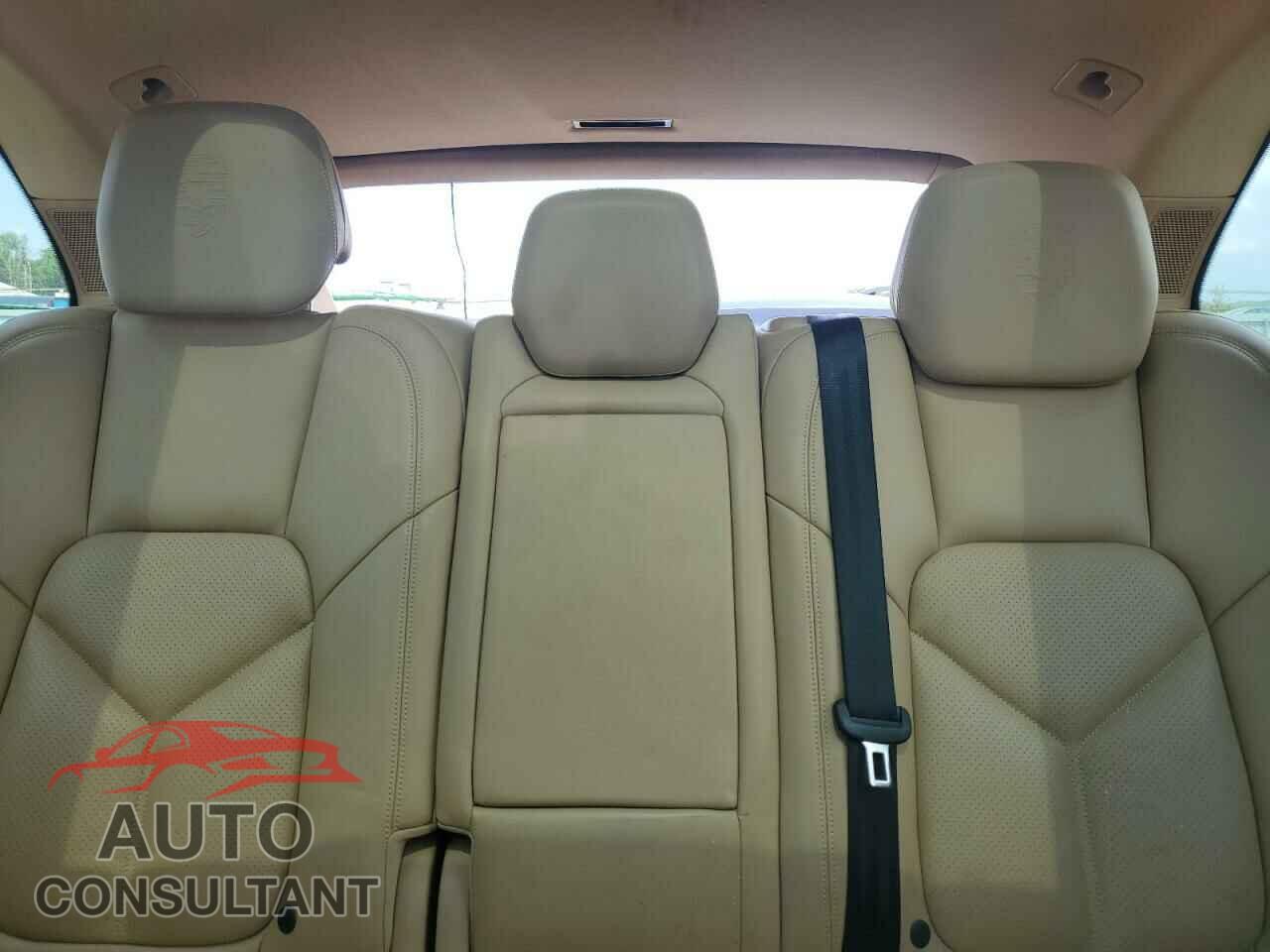 PORSCHE CAYENNE 2017 - WP1AE2A27HLA70895