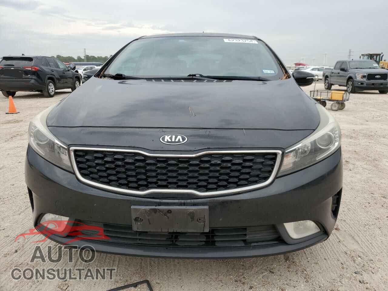 KIA FORTE 2017 - KNAFX5A87H5673662